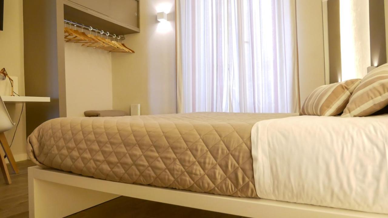La Banchina Holiday Rooms Trani Exterior foto