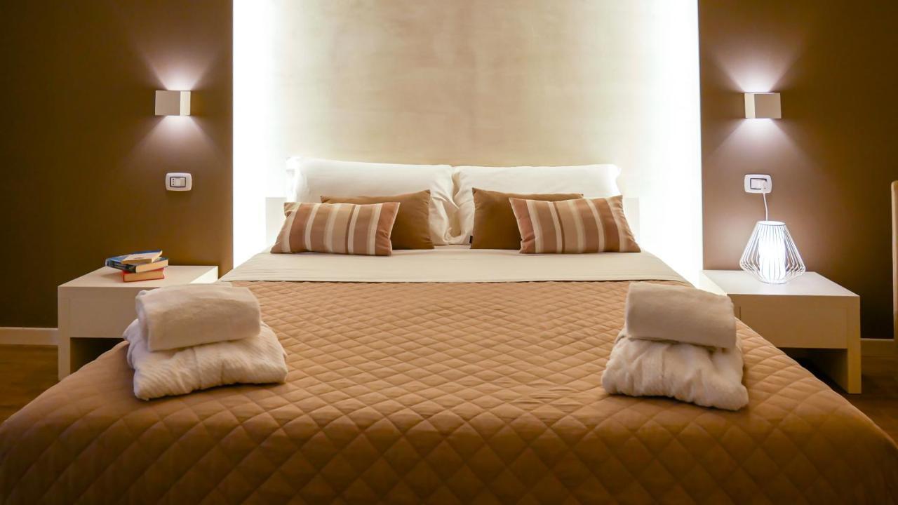 La Banchina Holiday Rooms Trani Exterior foto