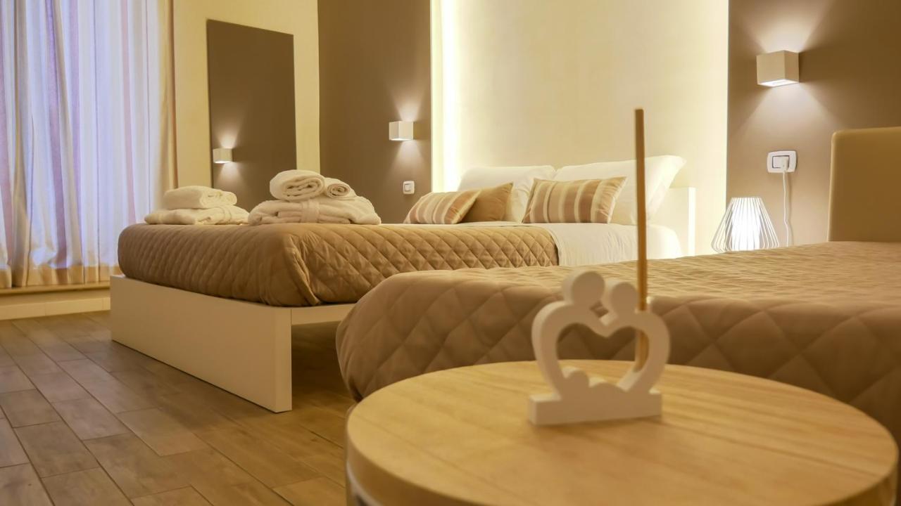 La Banchina Holiday Rooms Trani Exterior foto