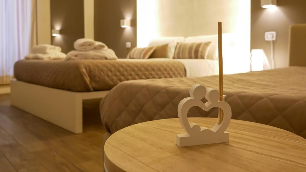 La Banchina Holiday Rooms Trani Exterior foto