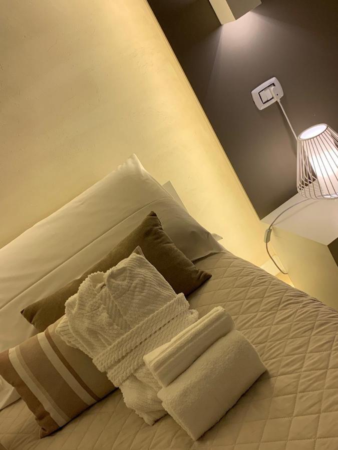 La Banchina Holiday Rooms Trani Exterior foto