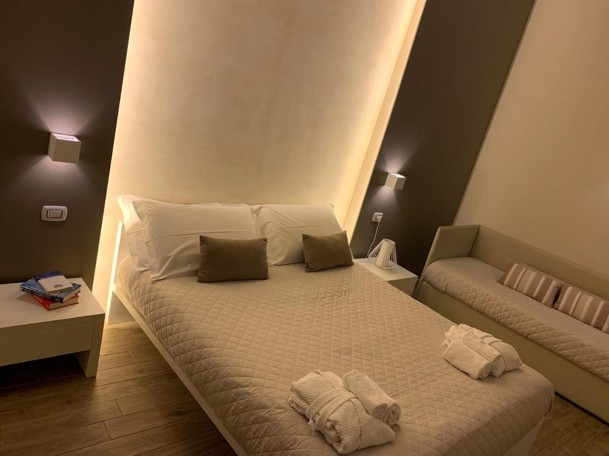 La Banchina Holiday Rooms Trani Exterior foto