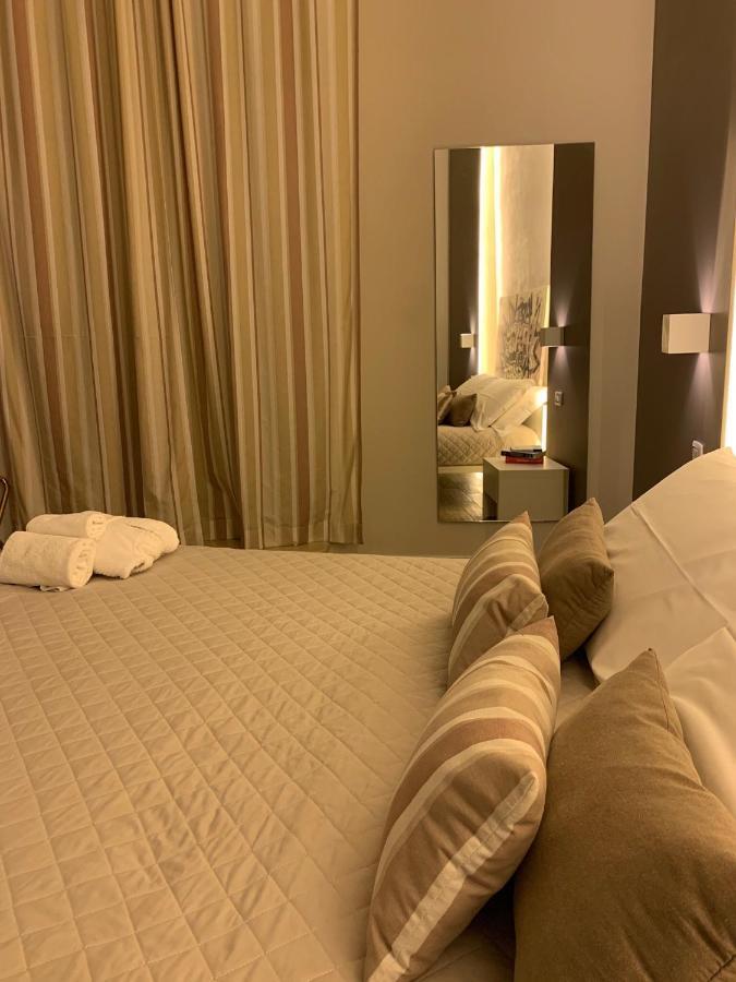 La Banchina Holiday Rooms Trani Exterior foto