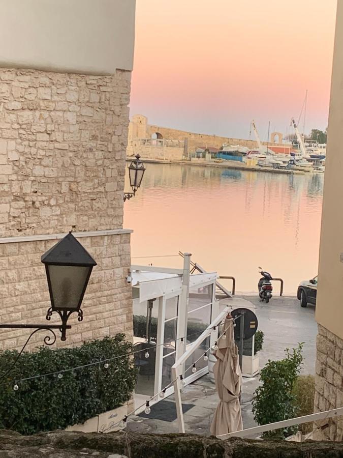 La Banchina Holiday Rooms Trani Exterior foto